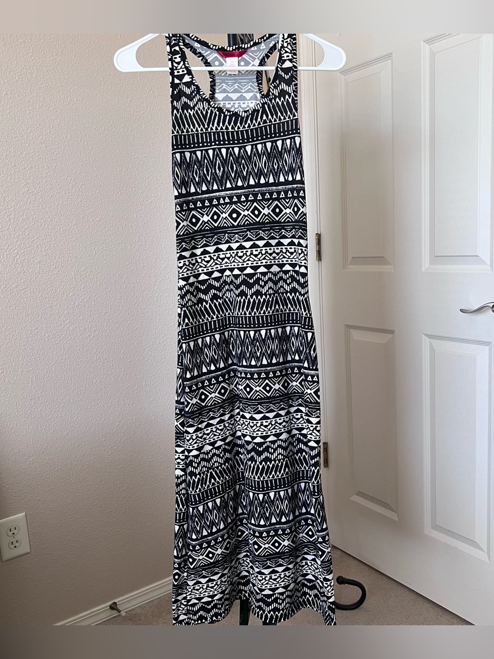 black and white maxi dress